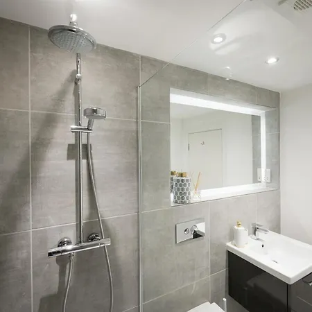 Sixtytwo By Serviced * ハロゲート