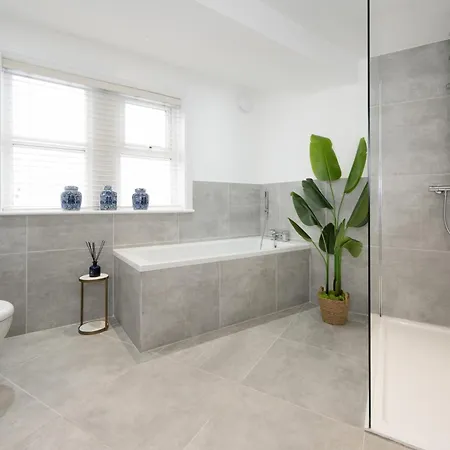 Sixtytwo By Serviced アパート *