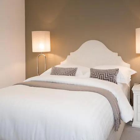 Sixtytwo By Serviced アパート *