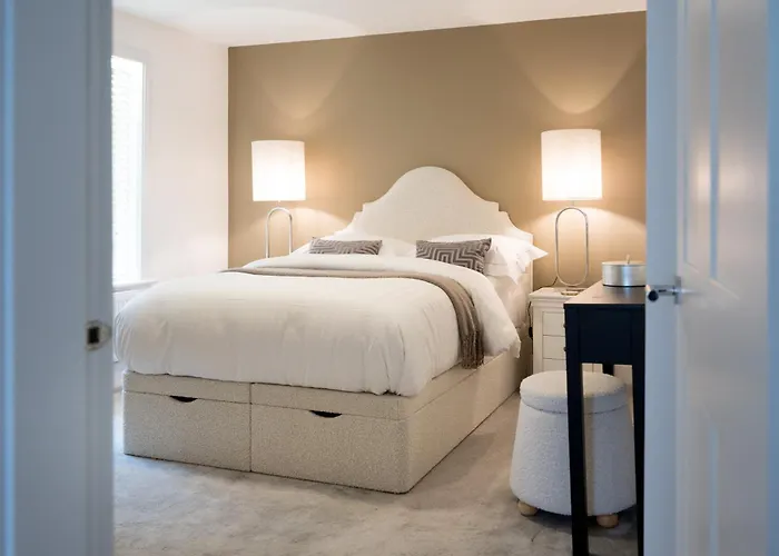 Sixtytwo By Serviced *